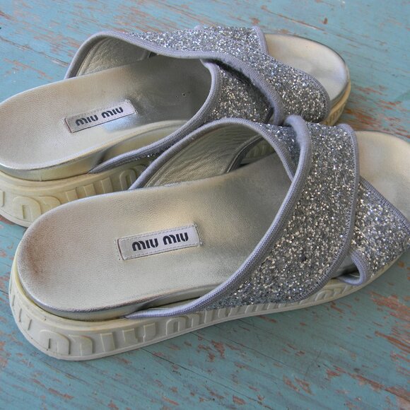 MIU MIU SILVER GLITTER SPARKLE CRISS-CROSS SLIP ON SANDALS COMFORT SZ 38 ITALY - Picture 2 of 8